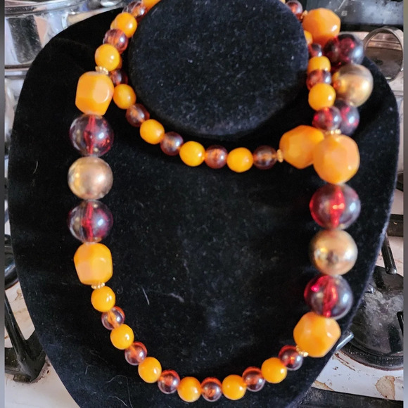 Vintage Retro Lucite‎ bead necklace - Picture 1 of 11